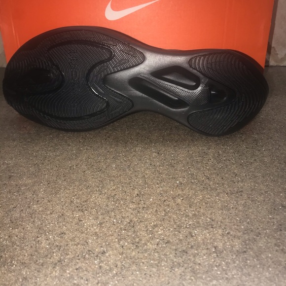 🆕Nike Zoom Gravity “Glam Dunk” Metallic Sneakers - Picture 10 of 12